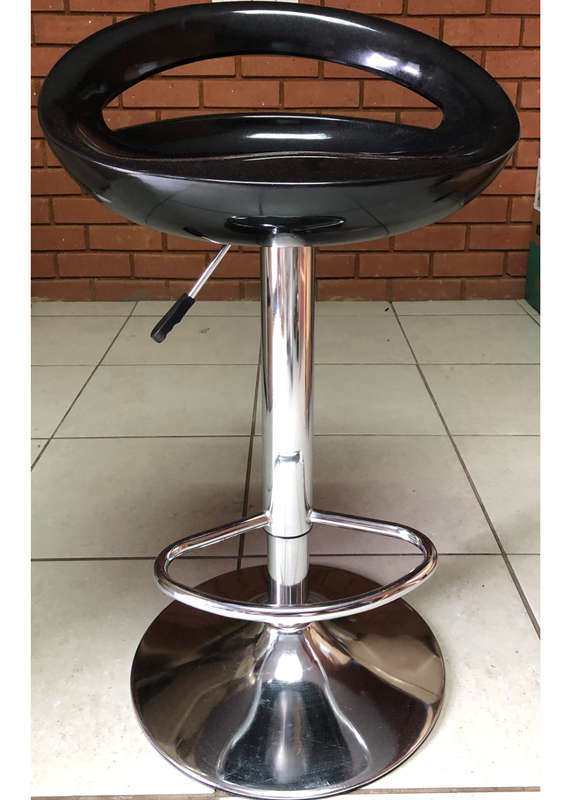 1237 black bar stool