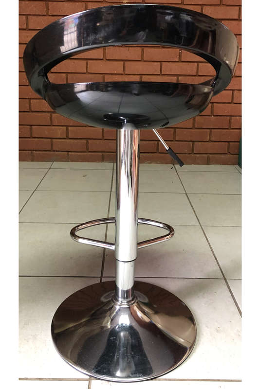 1237 black bar stool