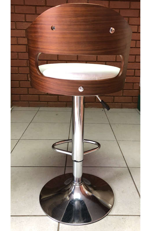 1018 white bar chair Wooden Back - Secondhand/Demo Unit !!!!!!