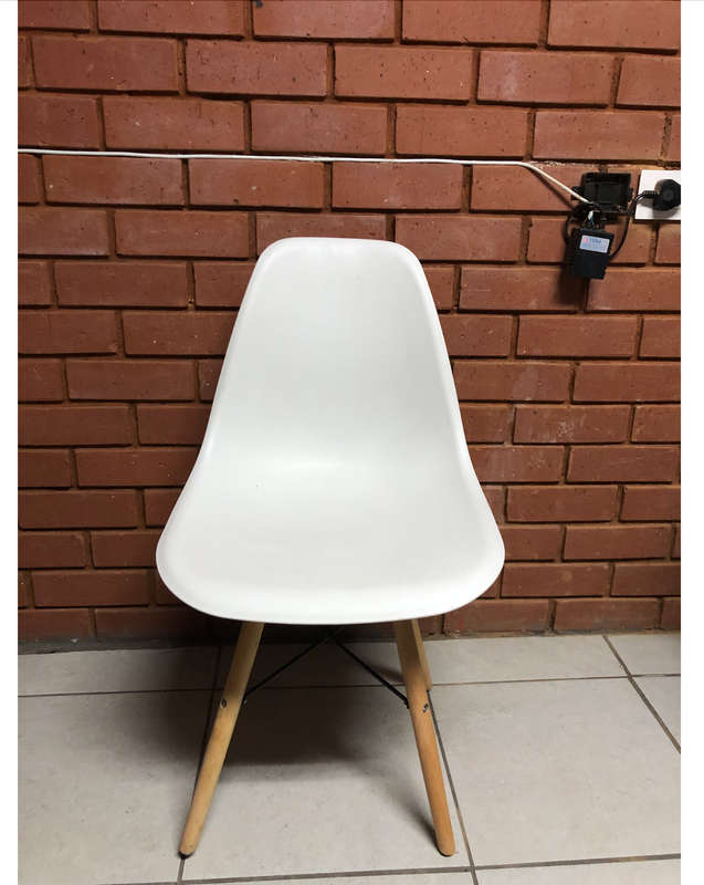 A304 Chair - Emma Wooden Leg White Dining Chair