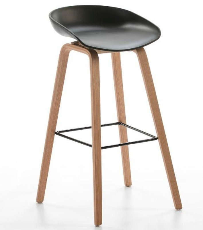 Zimbali - Kitchen and Barstool with oak legs - Secondhand/Demo Unit !!!!!