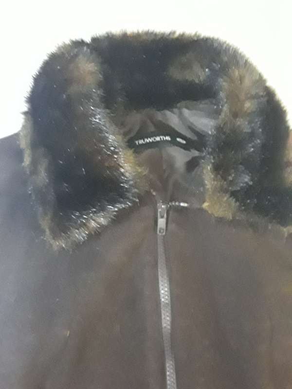 BROWN COAT WITH FURR COLLAR