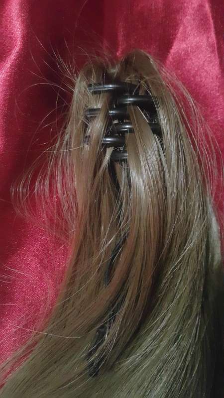 Synthetic Fibre light brown clawclip ponytail and brush