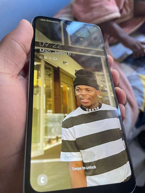Samsung a04e