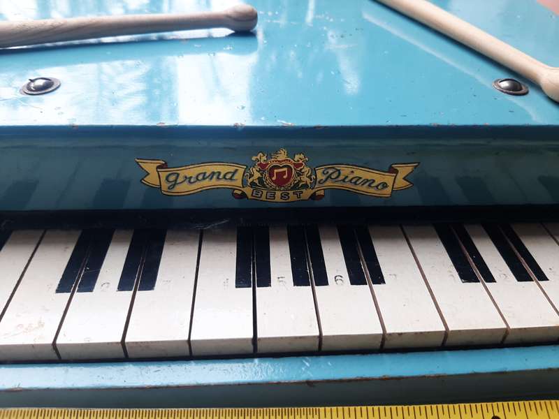 Vintage grand best piano