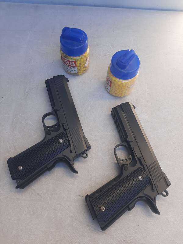 Airsoft toy BB gun
