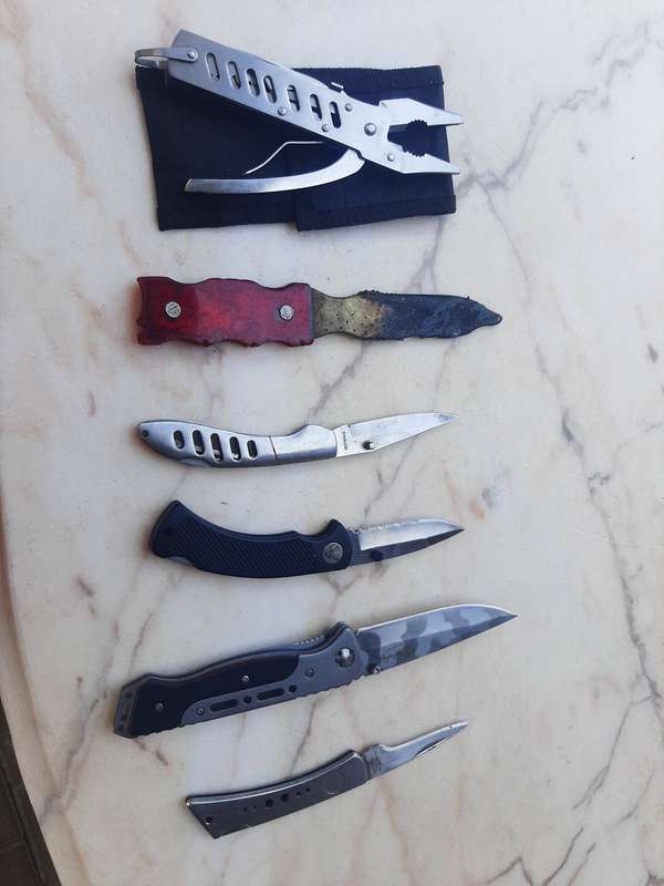 Assorted knives