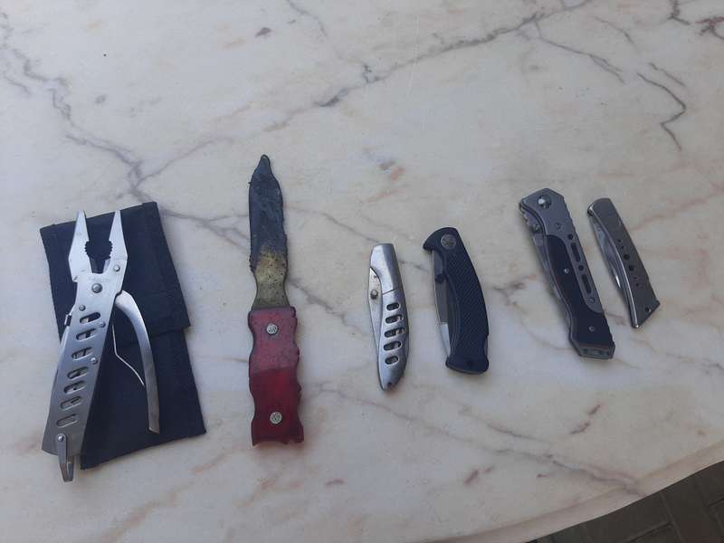 Assorted knives
