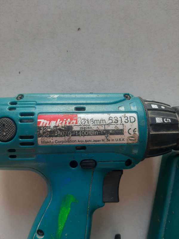 Makita battery dril and charger