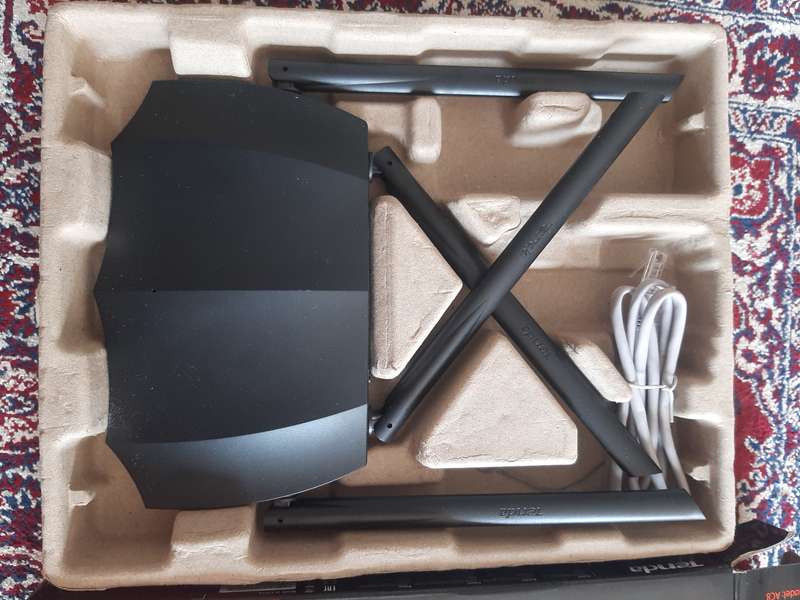 Tenda AC1200 router