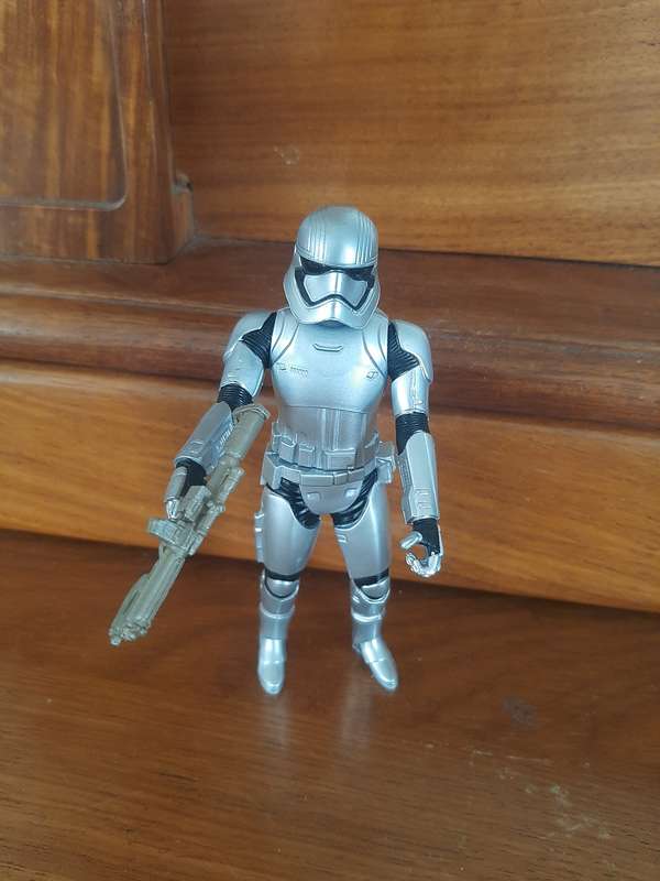 Star wars captain phasma figure