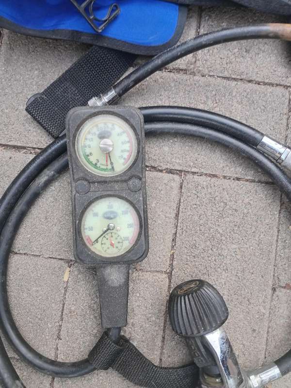 Diving equipment