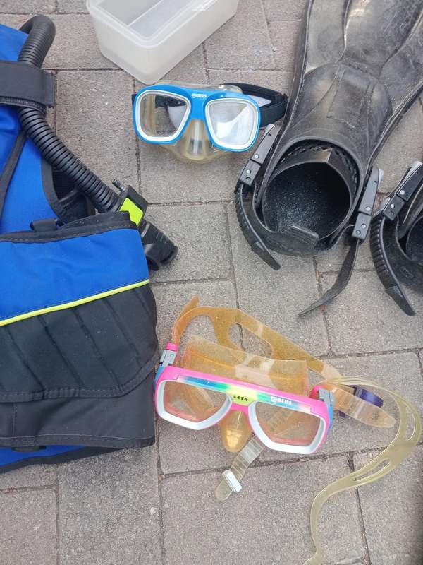 Diving equipment