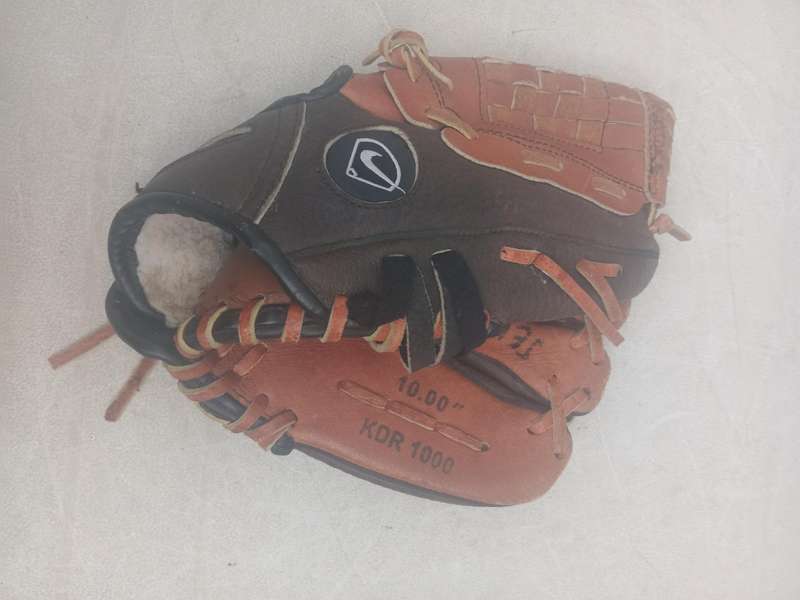 Nike baseball mitt