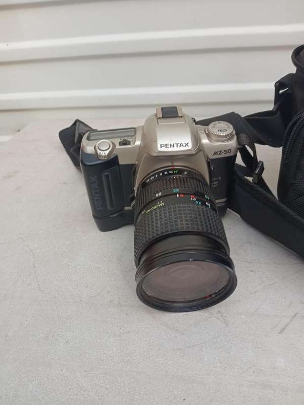 Pentax  MZ-50 camera