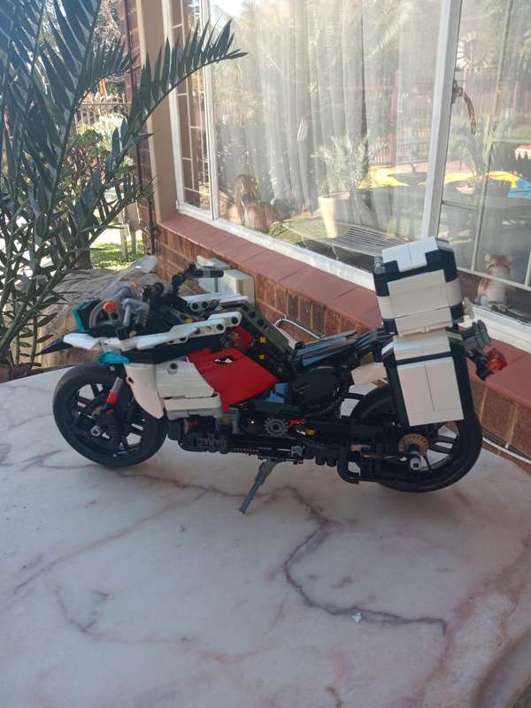 Building blocks patrol motorcycle