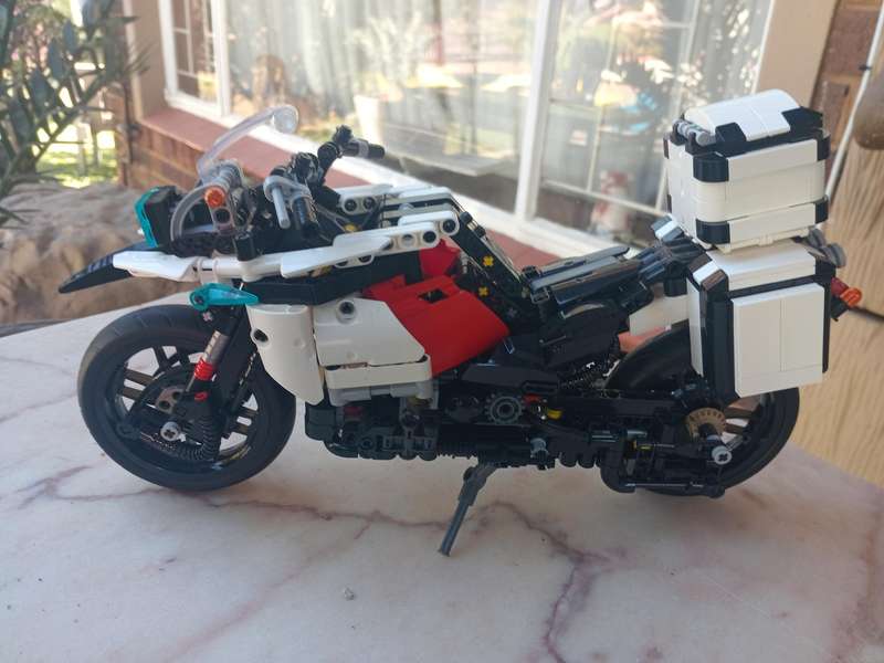 Building blocks patrol motorcycle