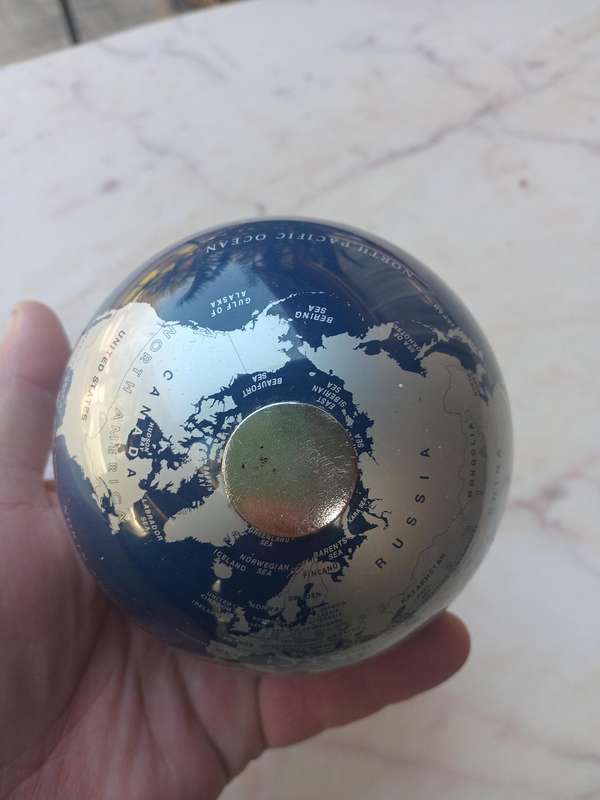 Table top globe