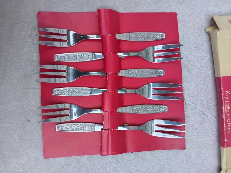 Vintage silver plated cake forks