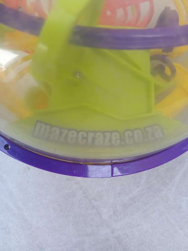 3D gravity maze game
