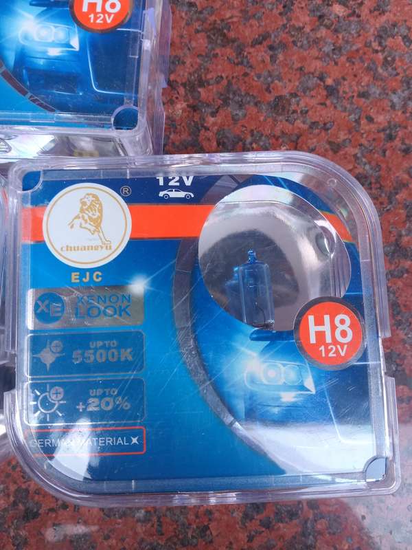 Headlight bulbs