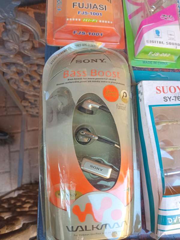Assorted earphones