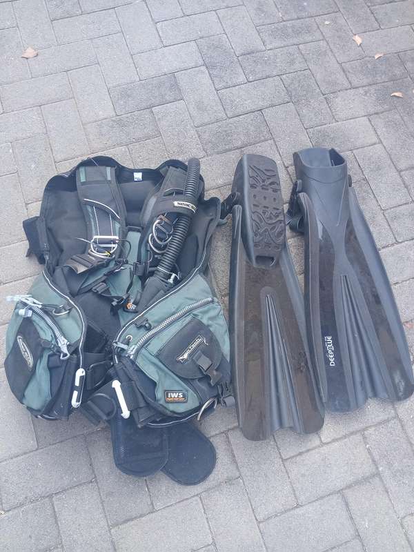Diving equipment