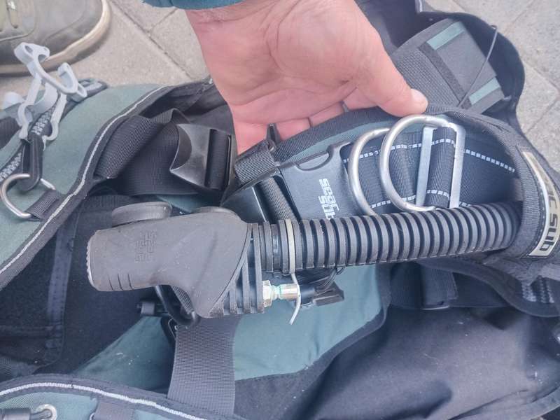 Diving equipment