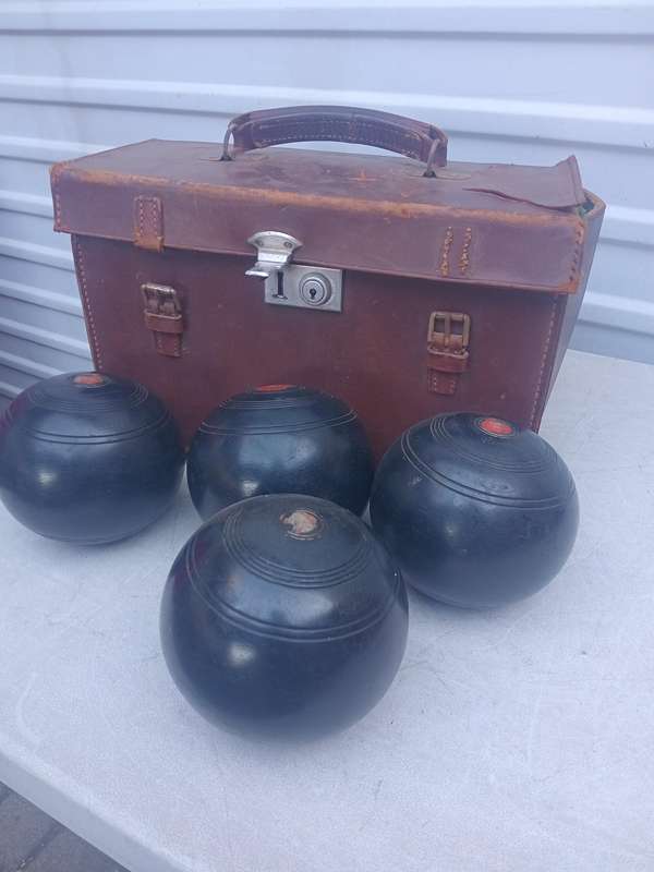 Vintage dunlop bowling balls