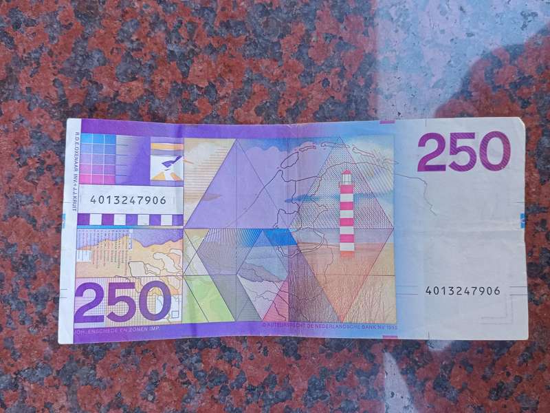 Netherlands 250 gulden banknote 1985