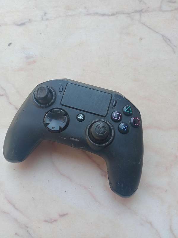Nacon revolution pro controller 2 for ps4