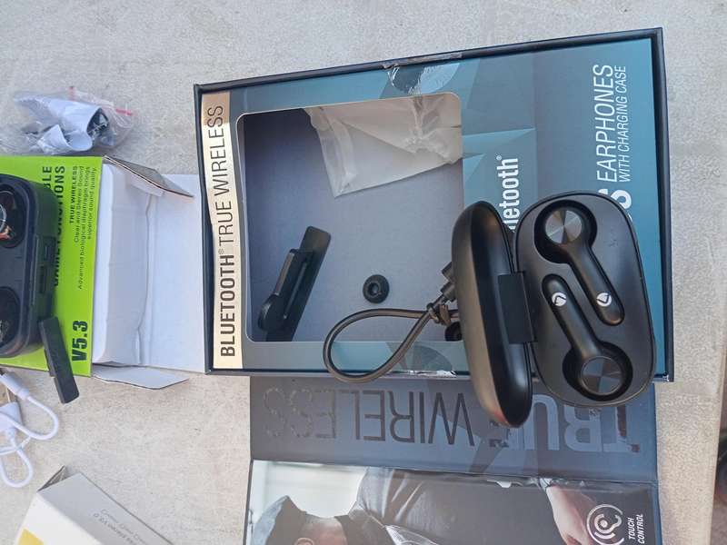 Assorted earphones