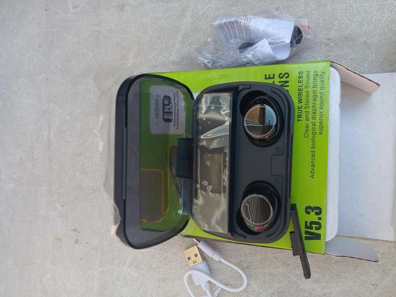 Assorted earphones
