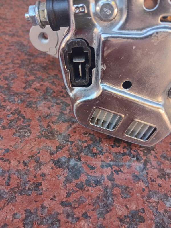Denso 12v alternator