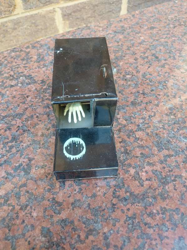 Vintage fingers 1960 tin toy