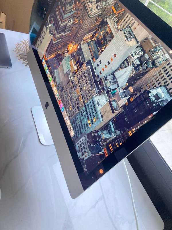 2020 Apple IMac 27 inches Retina 5K Display Quad Core i7 3.8Ghz 40GB RAM Memory 1TB SSD Storage
