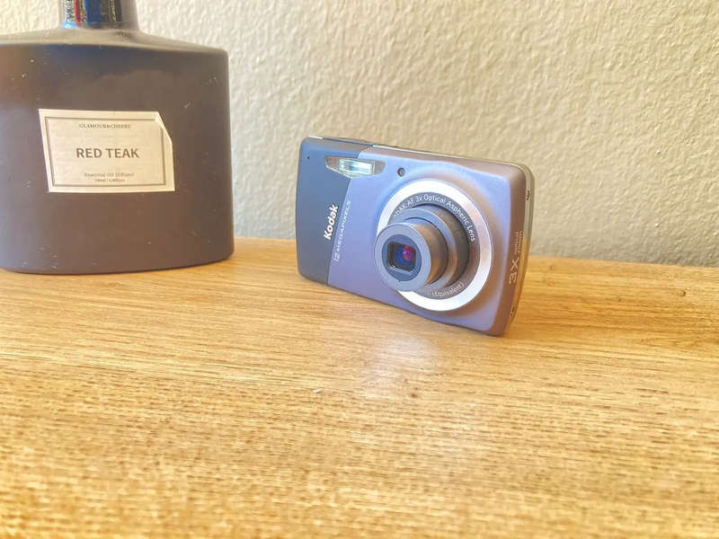 Kodak Easyshare M530 12 MP Digital Camera with 3x Wide Angle Optical Zoom and 2.7-Inch LCD