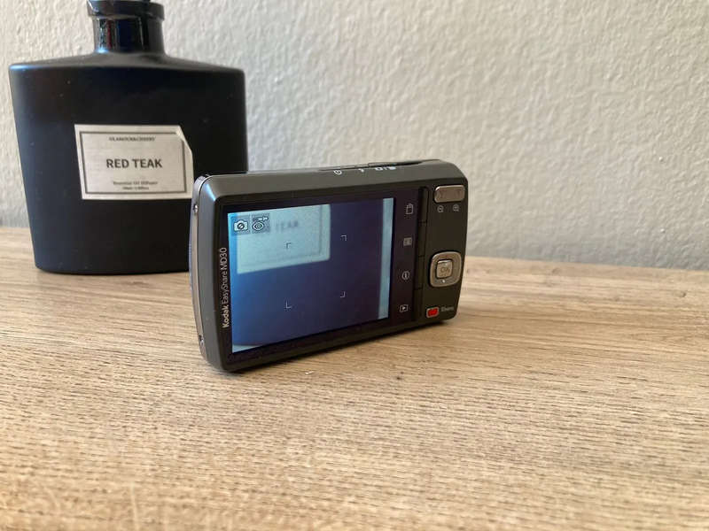 Kodak Easyshare M530 12 MP Digital Camera with 3x Wide Angle Optical Zoom and 2.7-Inch LCD