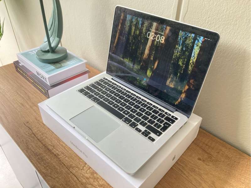 Apple MacBook Pro 13-inch (2015)  Retina | Core i7 | 16GB RAM | 128GB SSD