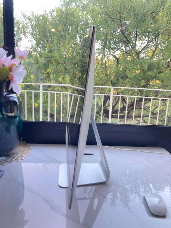2020 Apple IMac 27 inches Retina 5K Display Quad Core i7 3.8Ghz 40GB RAM Memory 1TB SSD Storage
