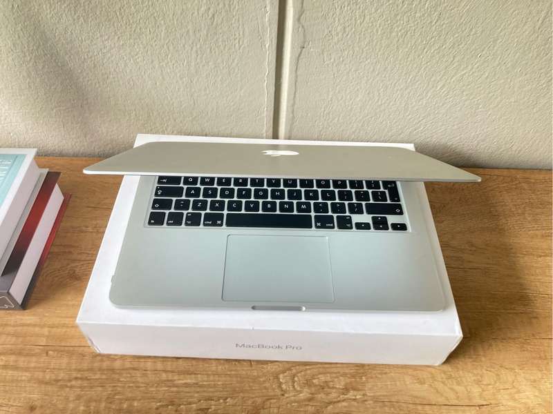 Apple MacBook Pro 13-inch (2015)  Retina | Core i7 | 16GB RAM | 128GB SSD
