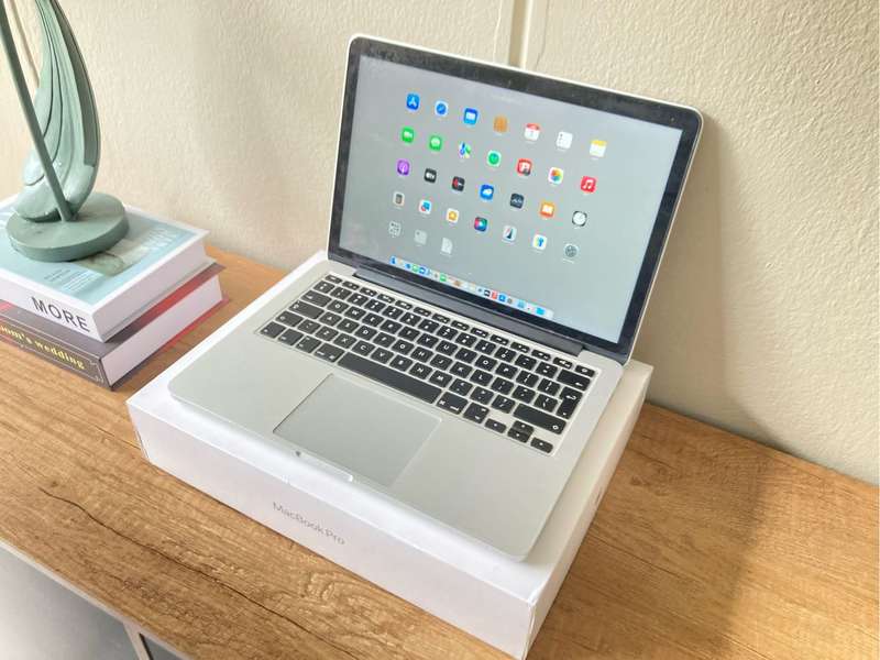 Apple MacBook Pro 13-inch (2015)  Retina | Core i7 | 16GB RAM | 128GB SSD