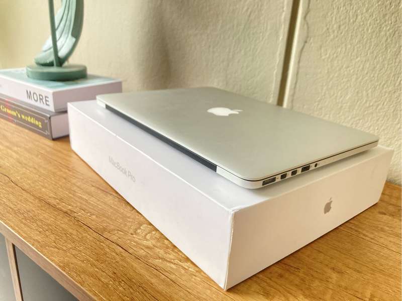 Apple MacBook Pro 13-inch (2015)  Retina | Core i7 | 16GB RAM | 128GB SSD