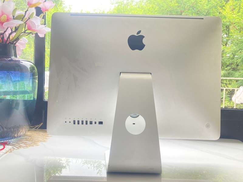 Apple iMac 21.5" (Mid 2011) - Core i5, 8GB RAM, 1TB