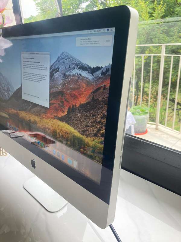 Apple iMac 21.5" (Mid 2011) - Core i5, 8GB RAM, 1TB
