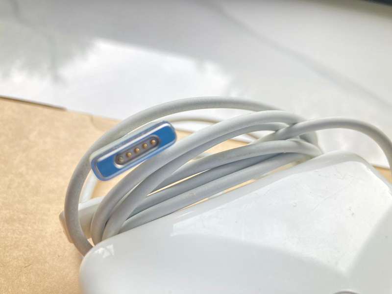 Genuine Apple 85W MagSafe 2 Power Adapter  Used (Grade A) for MacBook Pro Retina 15"(Mid 2012-2015)