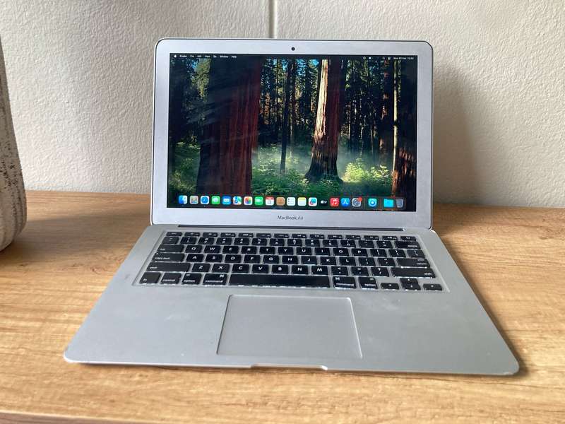 Special Offer  MacBook Air (13-inch, Early 2015)