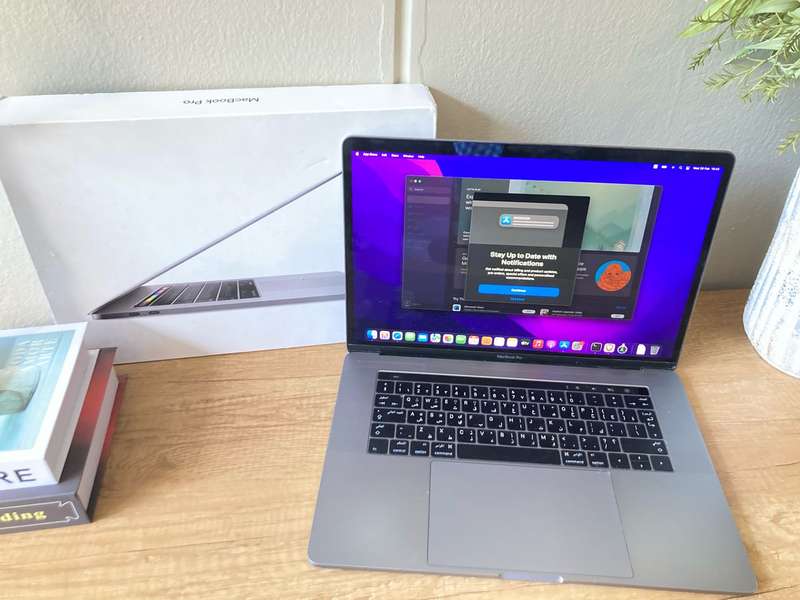 Apple MacBook pro 15-inch Retina Display Touch Bar 2017 Model Quad core i7 16GB Ram 256GB ssd