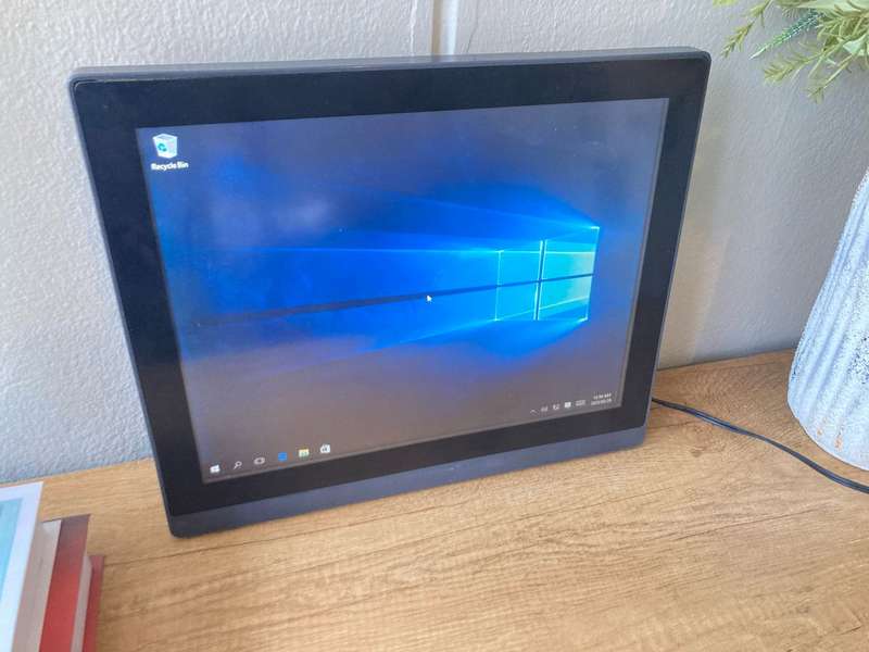 GAAP Point of Sale (POS) Wall-Mounted All-in-One System-Intel Celeron, 4GB RAM 128GB SSD Touchscreen