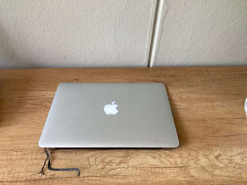Apple MacBook Pro 13-inch Screen Assembly (A1502)Used, Like New  Screen Replacement for 2013 &2014